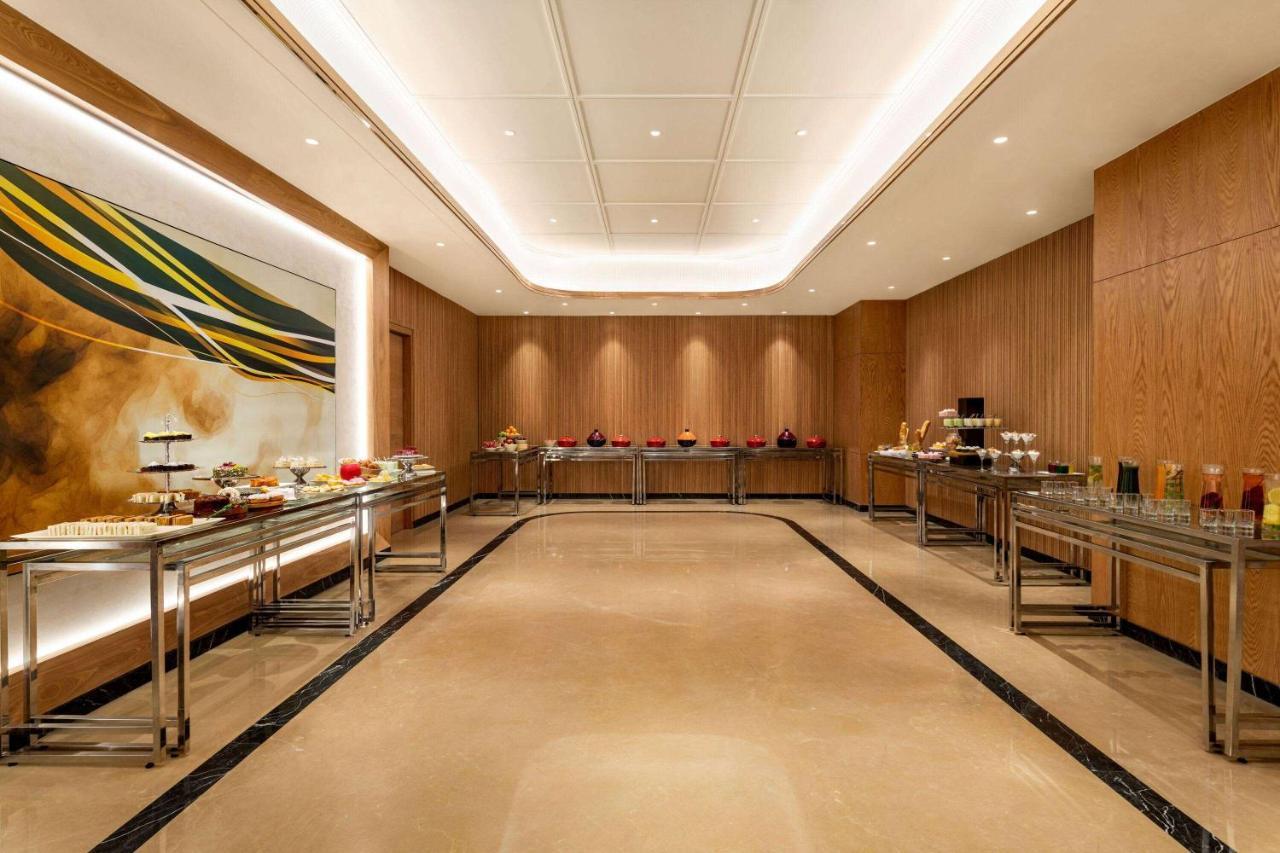 Ramada Encore By Wyndham Indore Nipania Екстериор снимка