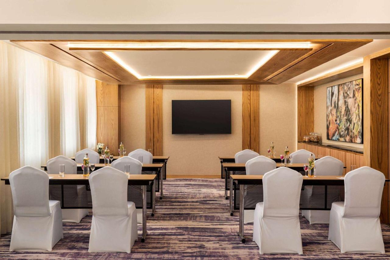 Ramada Encore By Wyndham Indore Nipania Екстериор снимка