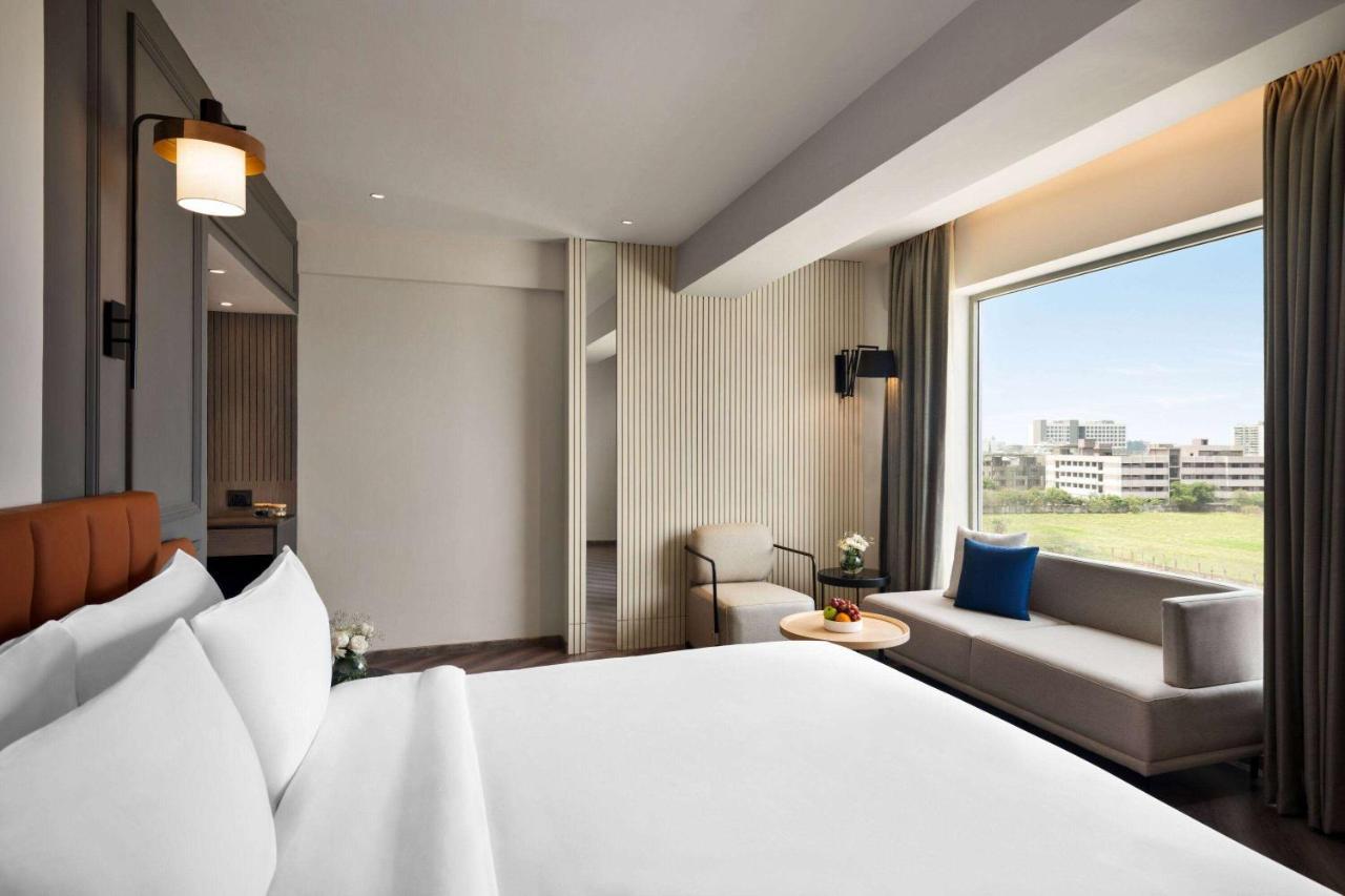 Ramada Encore By Wyndham Indore Nipania Екстериор снимка