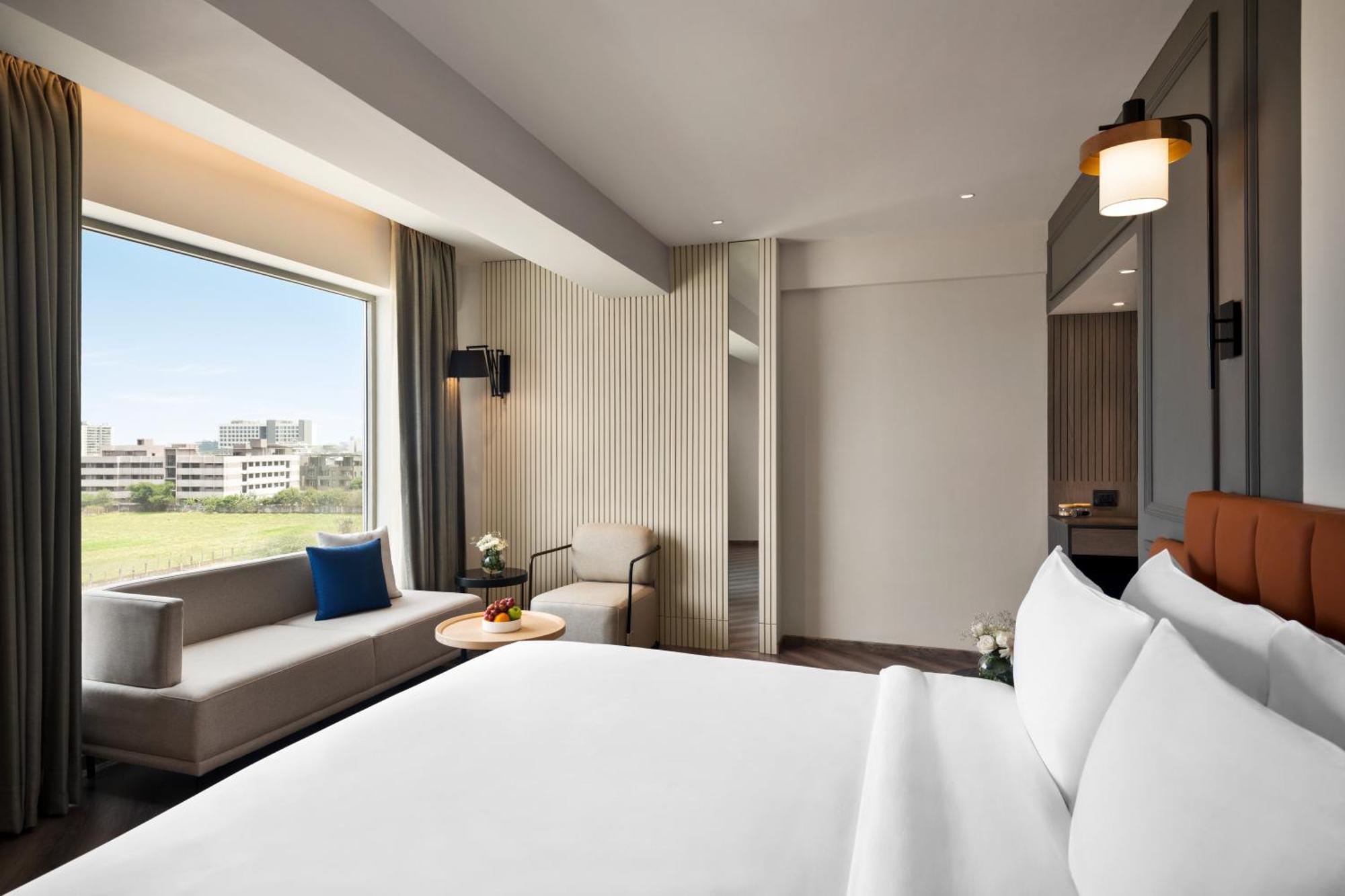 Ramada Encore By Wyndham Indore Nipania Екстериор снимка